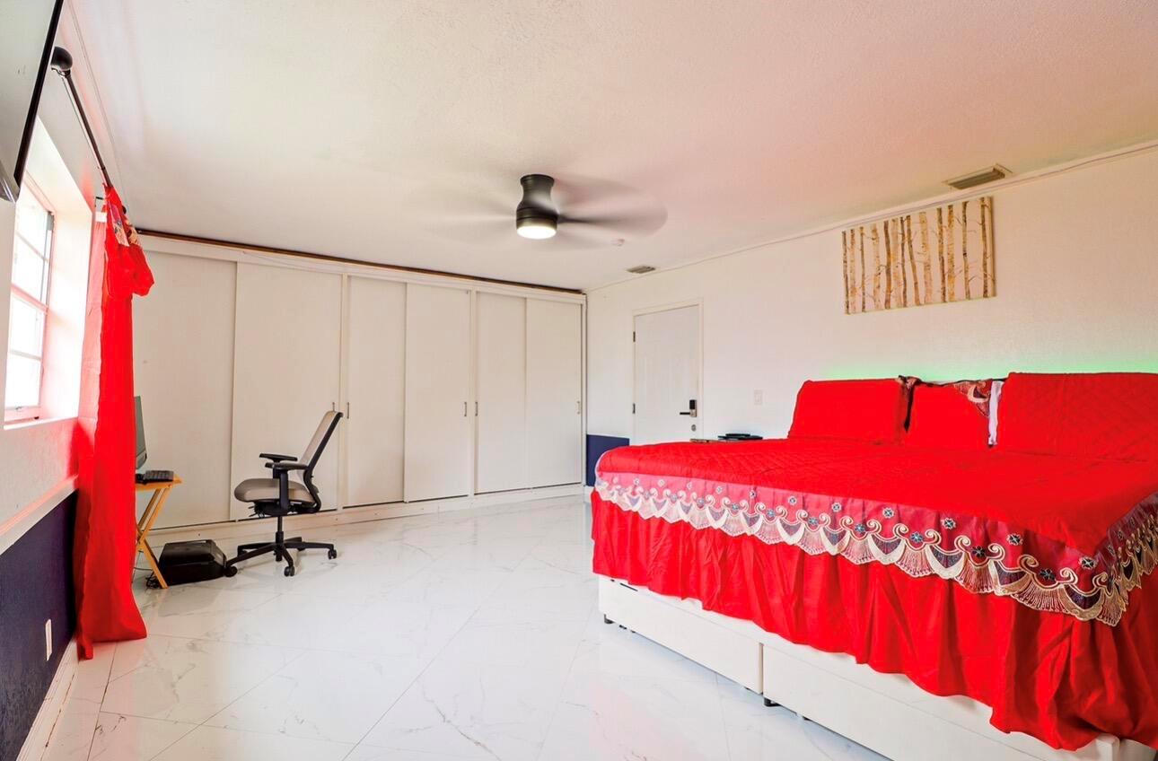 Ver detalles 219 4 / 1 1386 sq. ft. $ 2026-08-01 0 foto