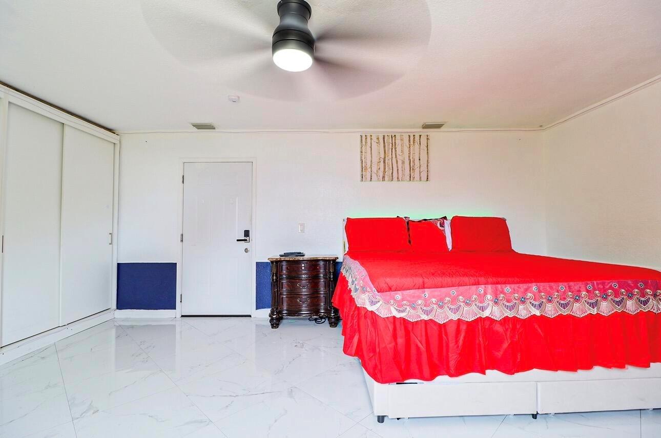 Ver detalles 219 4 / 1 1386 sq. ft. $ 2026-08-01 0 foto