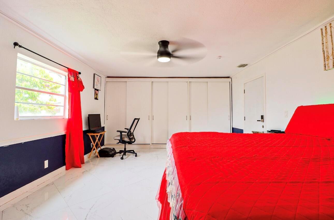 Ver detalles 219 4 / 1 1386 sq. ft. $ 2026-08-01 0 foto