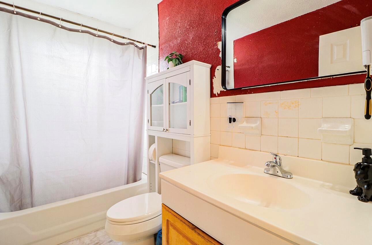 Ver detalles 219 4 / 1 1386 sq. ft. $ 2026-08-01 0 foto