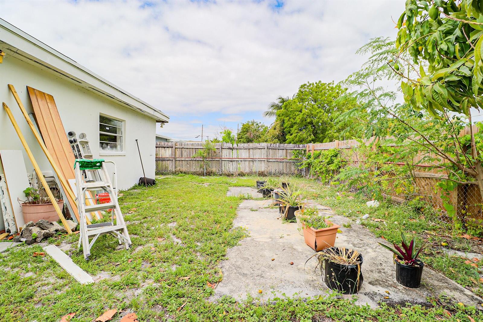 Ver detalles 219 4 / 1 1386 sq. ft. $ 2026-08-01 0 foto