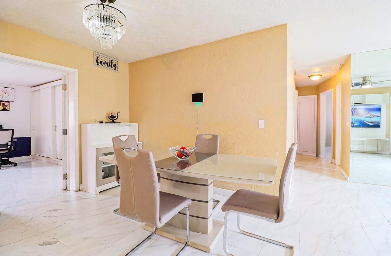 Ver detalles 219 4 / 1 1386 sq. ft. $ 2026-08-01 0 foto