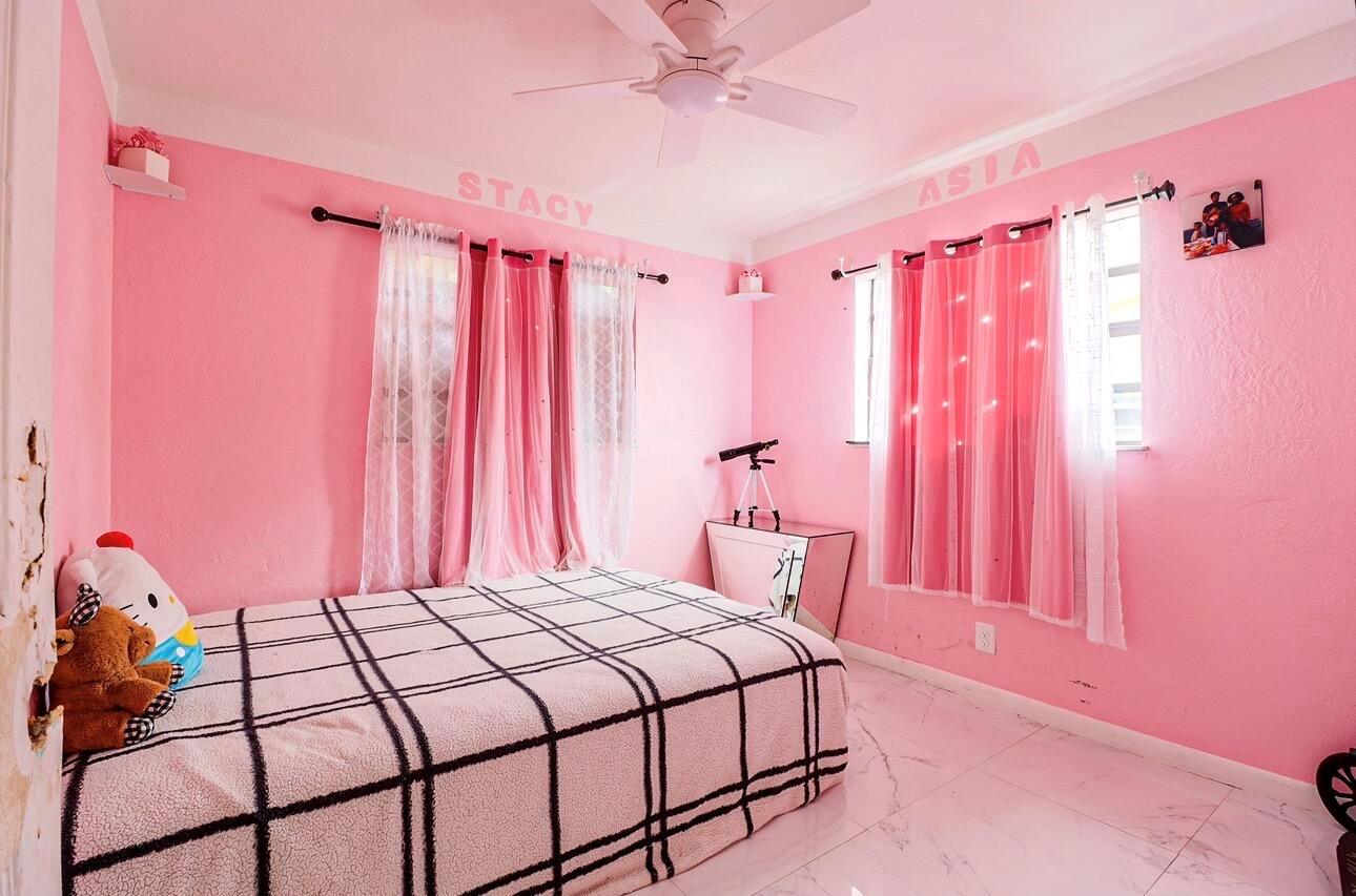 Ver detalles 219 4 / 1 1386 sq. ft. $ 2026-08-01 0 foto