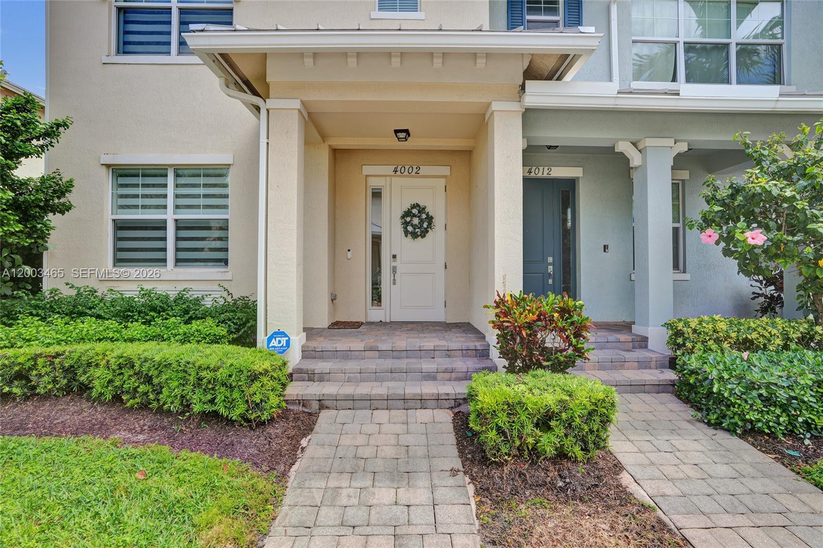 4002 3 / 3 1561 sq. ft. $ 2026-04-18 0 Photo