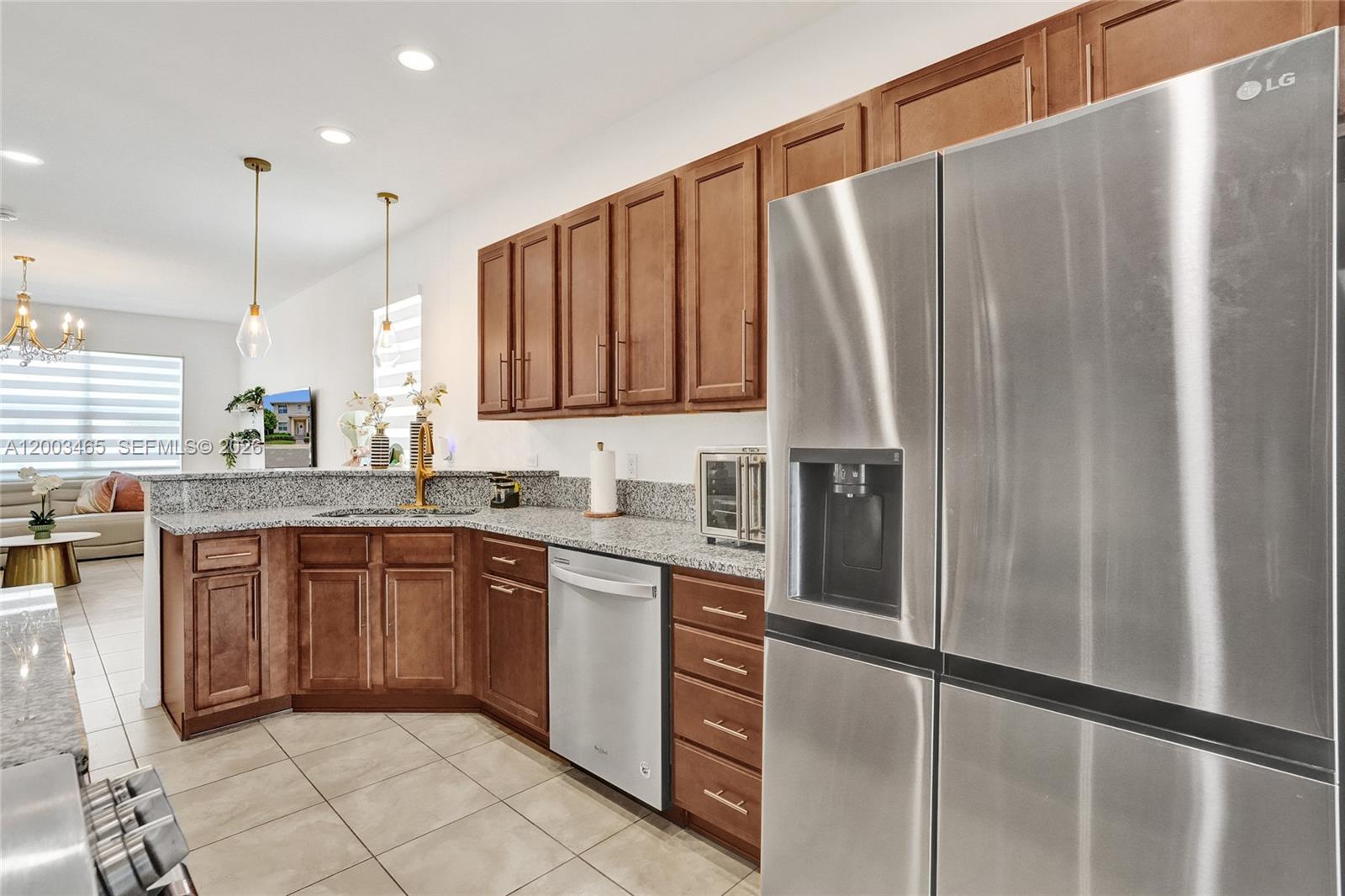 4002 3 / 3 1561 sq. ft. $ 2026-04-18 0 Photo
