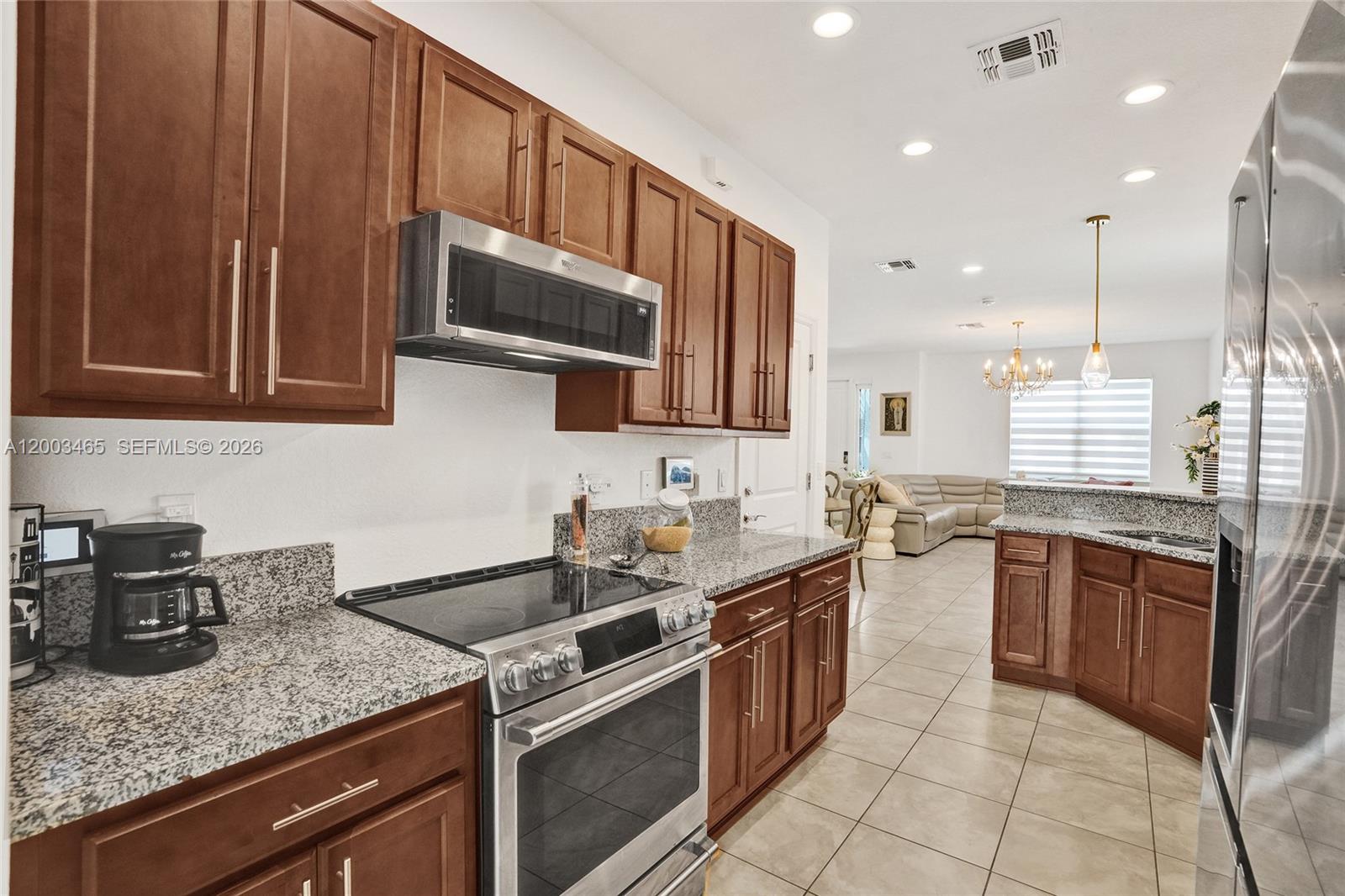 4002 3 / 3 1561 sq. ft. $ 2026-04-18 0 Photo