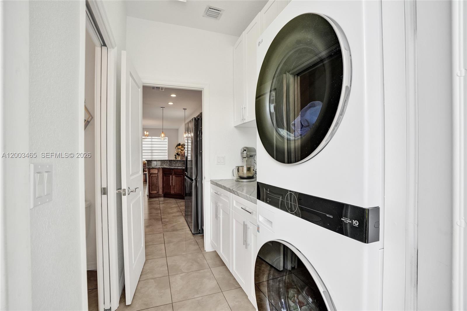4002 3 / 3 1561 sq. ft. $ 2026-04-18 0 Photo