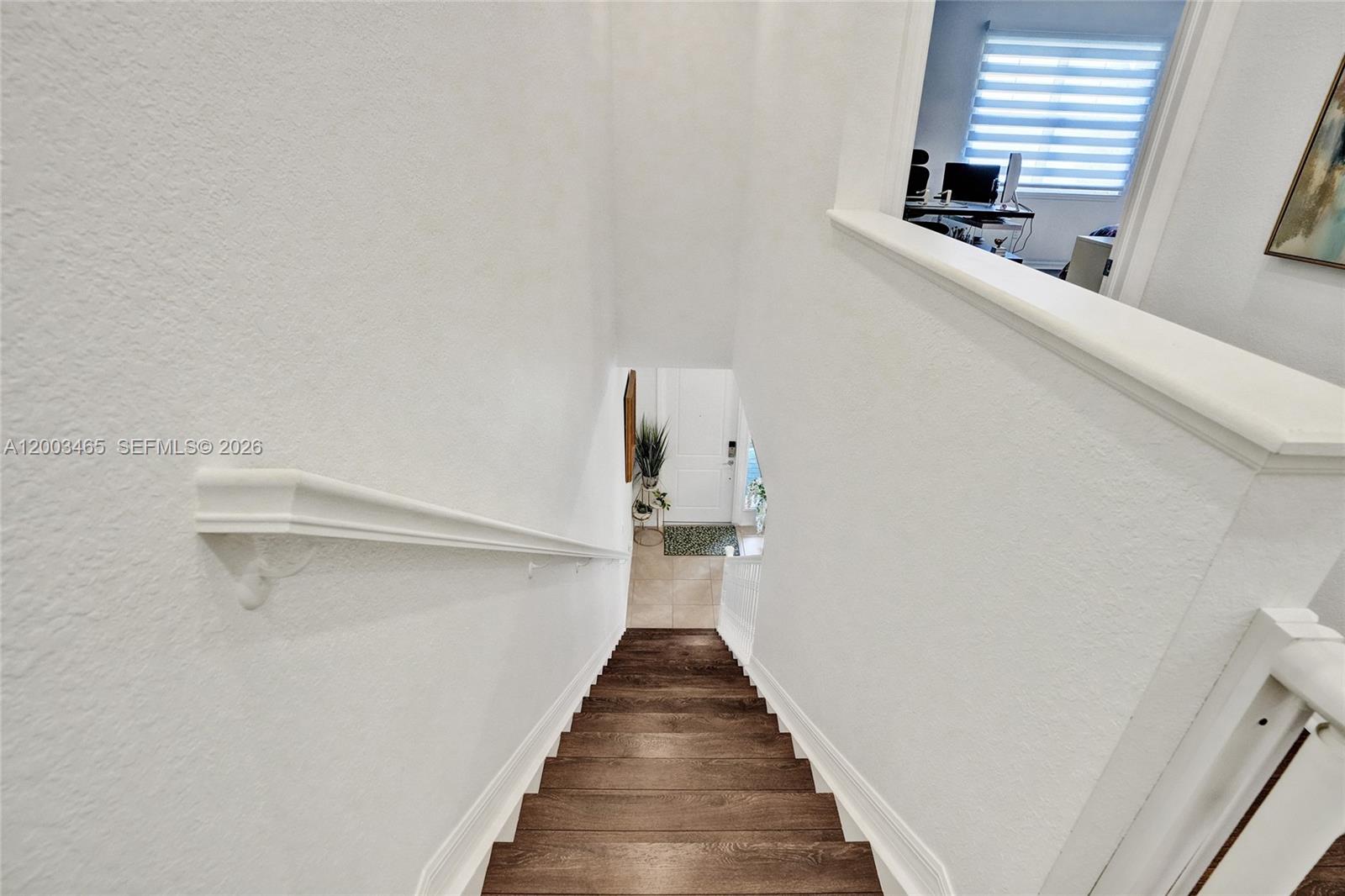4002 3 / 3 1561 sq. ft. $ 2026-04-18 0 Photo
