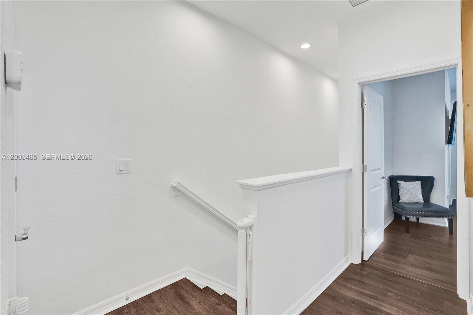 4002 3 / 3 1561 sq. ft. $ 2026-04-18 0 Photo