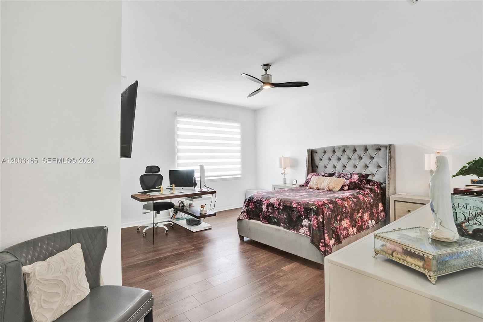 4002 3 / 3 1561 sq. ft. $ 2026-04-18 0 Photo