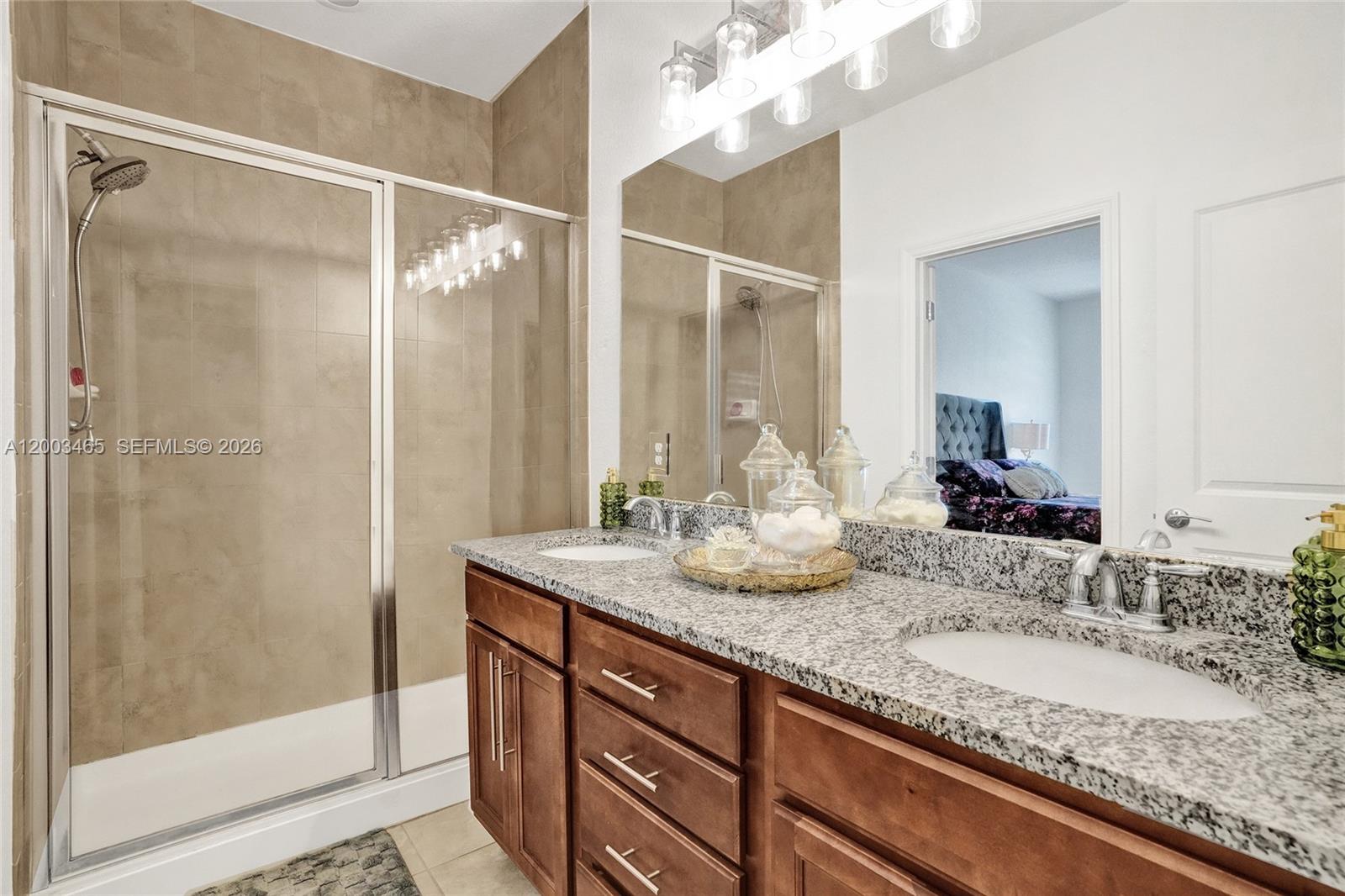 4002 3 / 3 1561 sq. ft. $ 2026-04-18 0 Photo