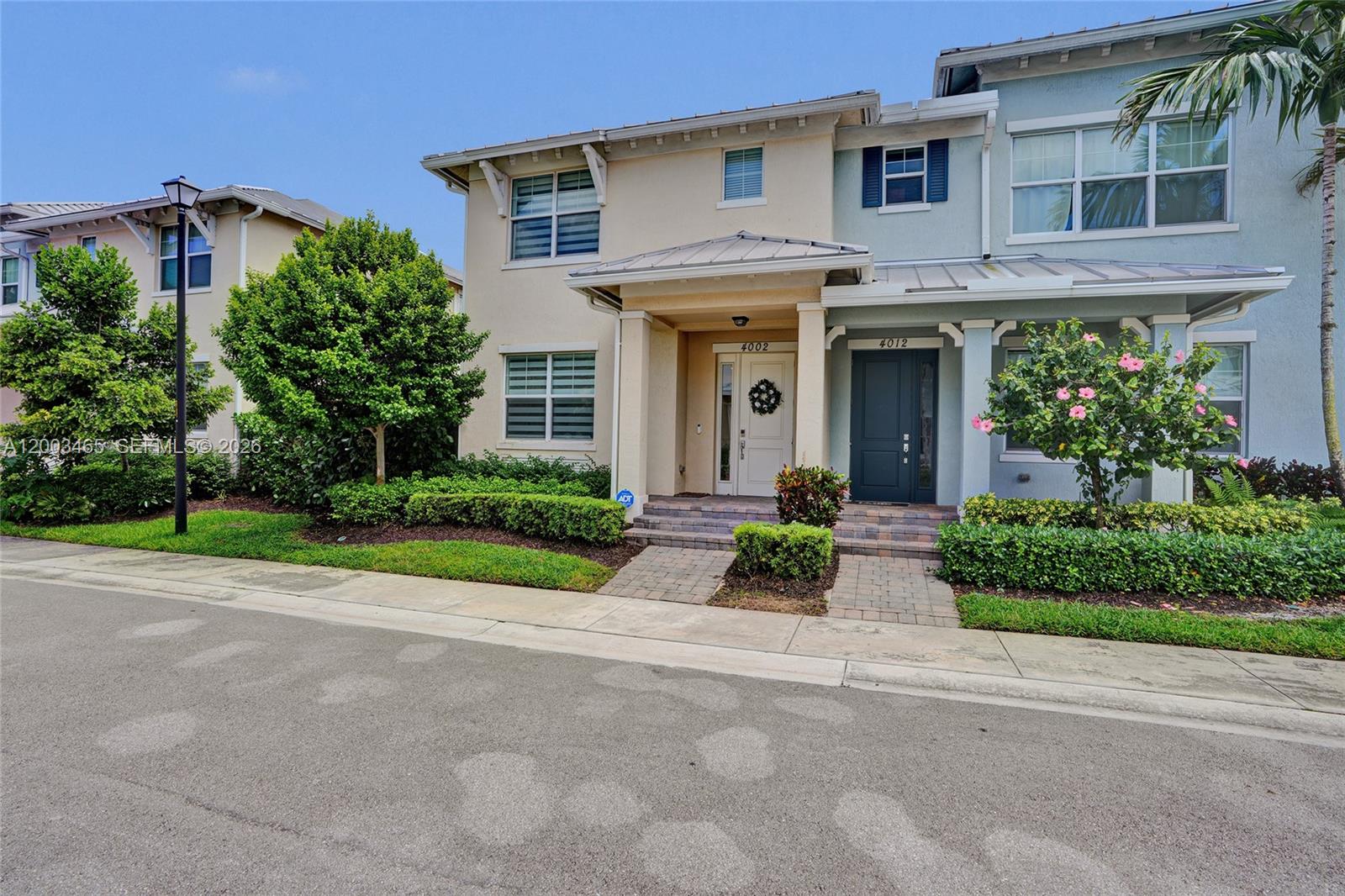 4002 3 / 3 1561 sq. ft. $ 2026-04-18 0 Photo