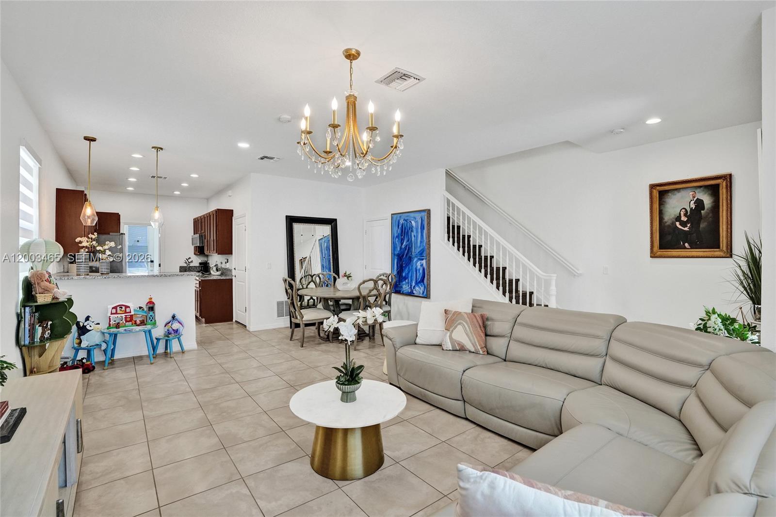 4002 3 / 3 1561 sq. ft. $ 2026-04-18 0 Photo