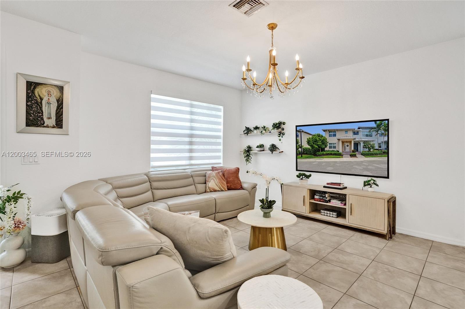 4002 3 / 3 1561 sq. ft. $ 2026-04-18 0 Photo