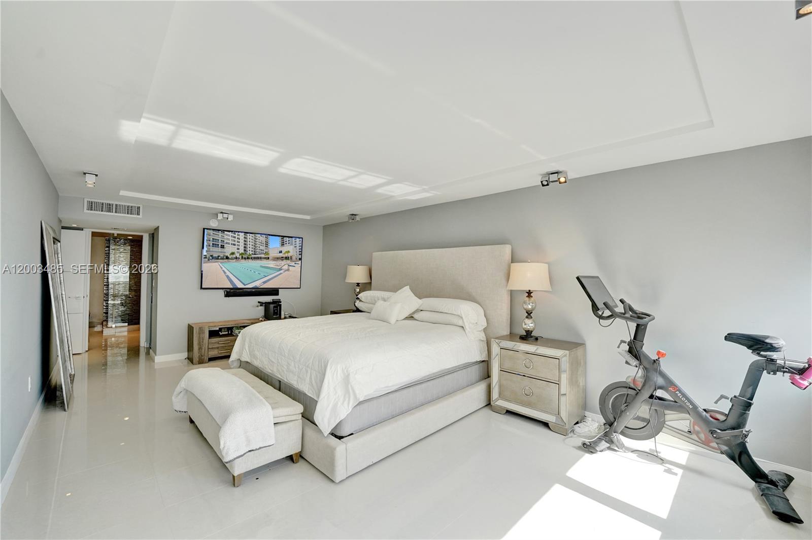 Photo of 2751 Ocean Dr  #908S, Hollywood, Florida, 33019 - 