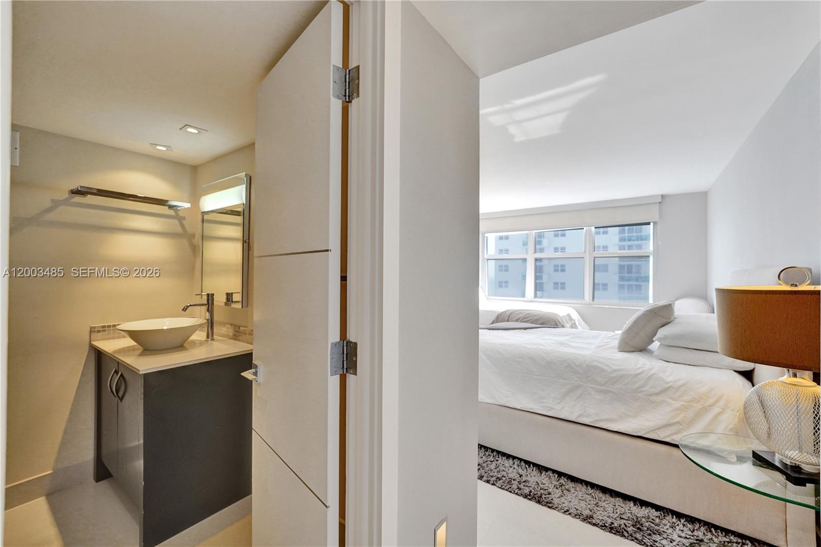 Photo of 2751 Ocean Dr  #908S, Hollywood, Florida, 33019 - Ensuite Bath 2nd Bedroom