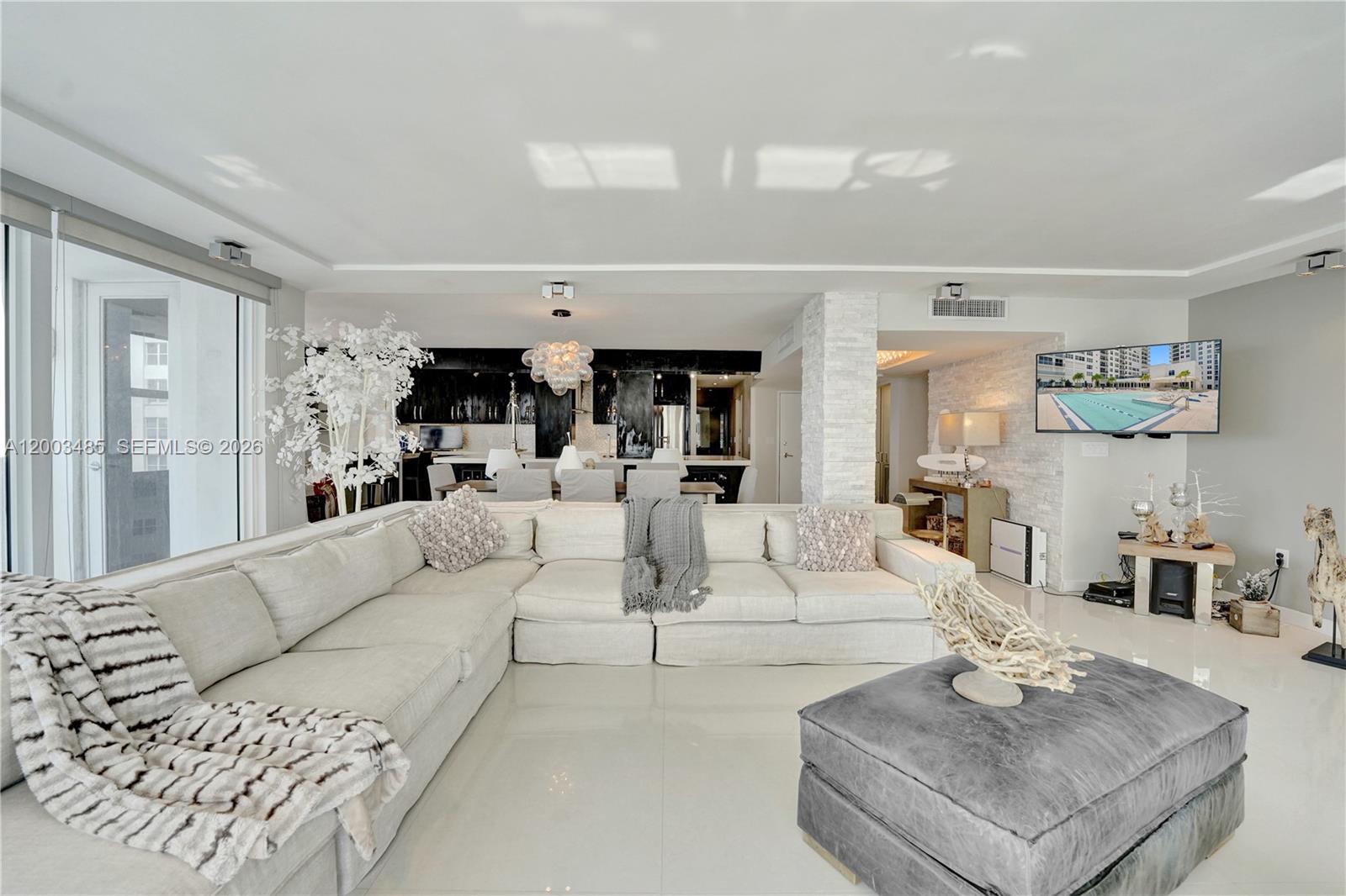 Photo of 2751 Ocean Dr  #908S, Hollywood, Florida, 33019 - 