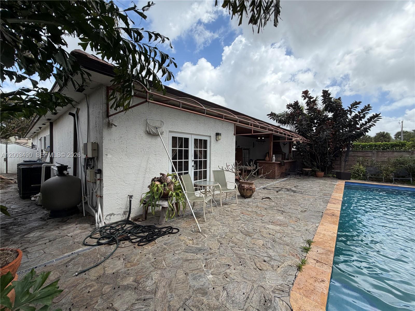 8746 3 / 2 1925 sq. ft. $ 2026-04-18 0 Photo