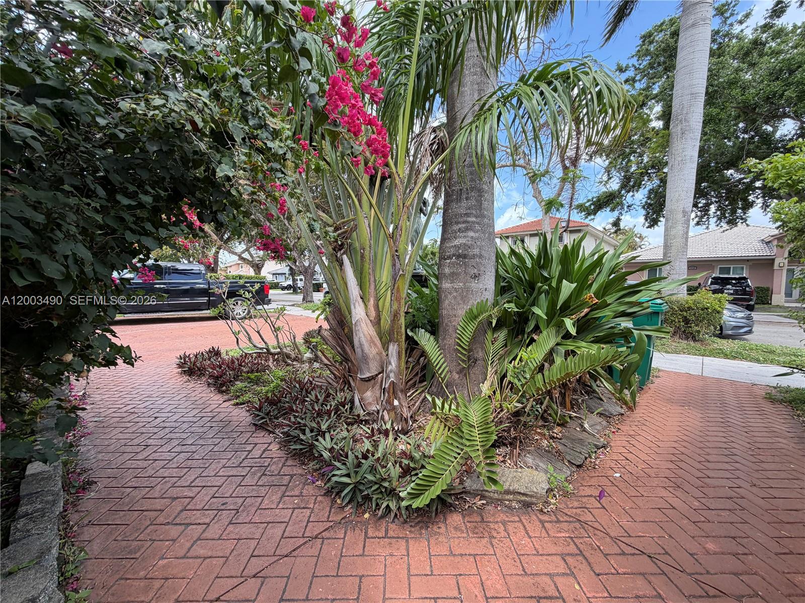 8746 3 / 2 1925 sq. ft. $ 2026-04-18 0 Photo