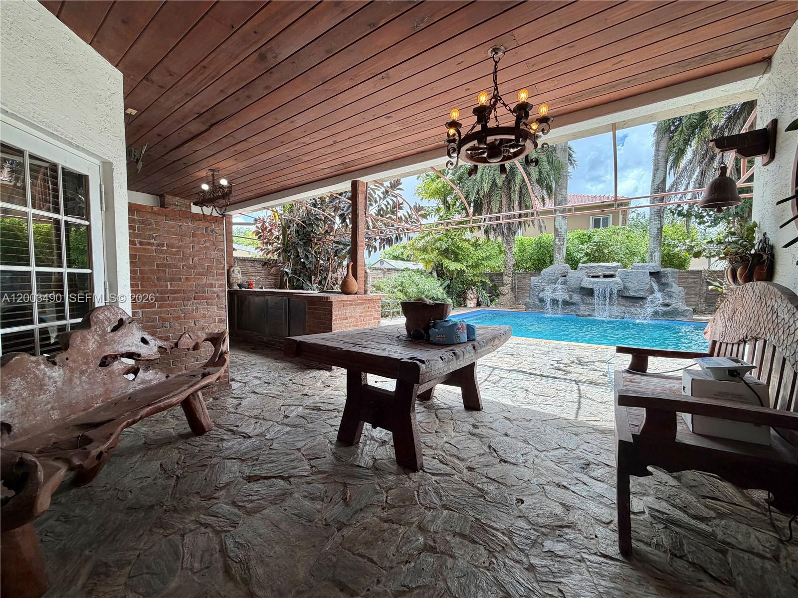 8746 3 / 2 1925 sq. ft. $ 2026-04-18 0 Photo