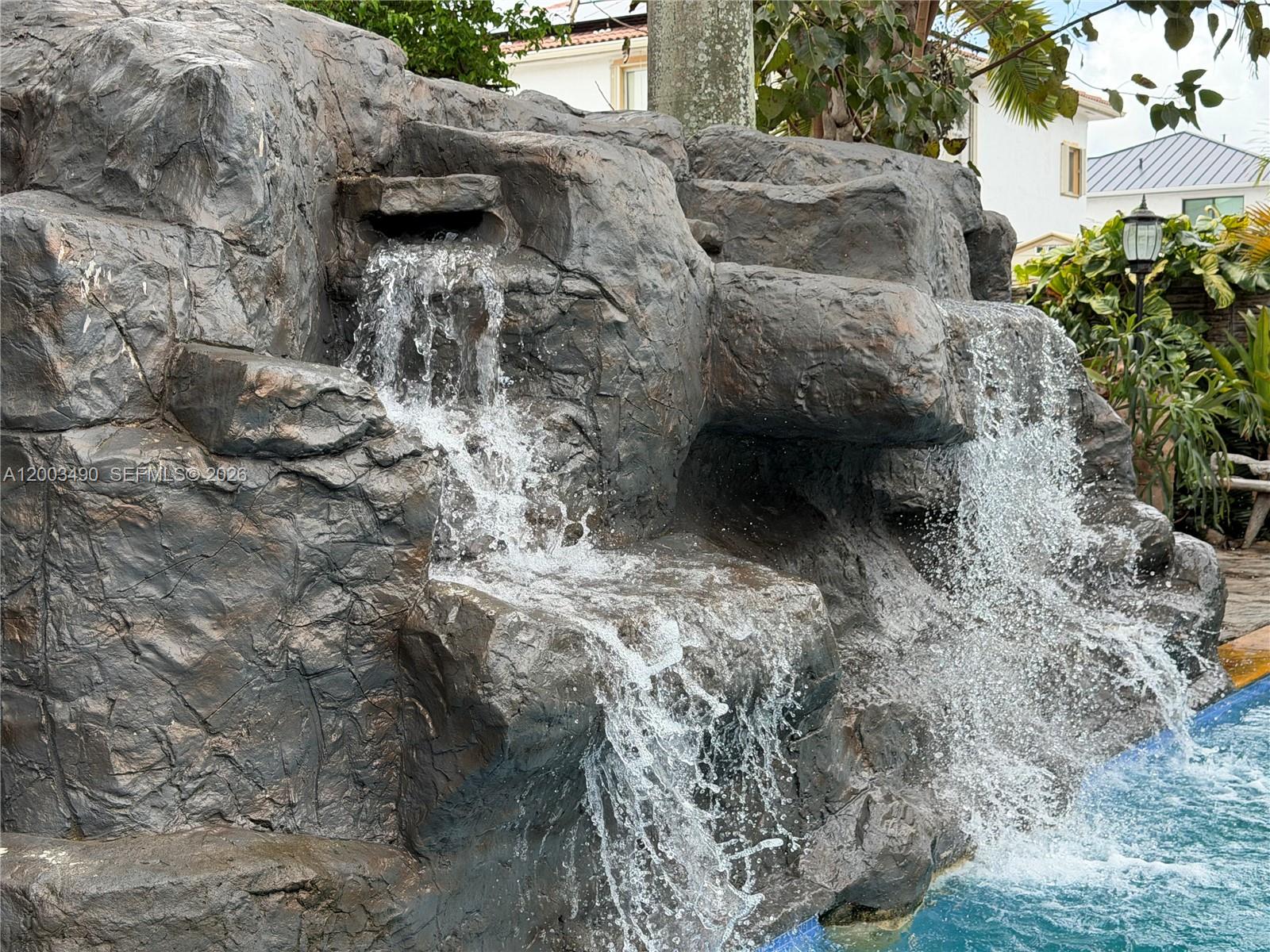 8746 3 / 2 1925 sq. ft. $ 2026-04-18 0 Photo