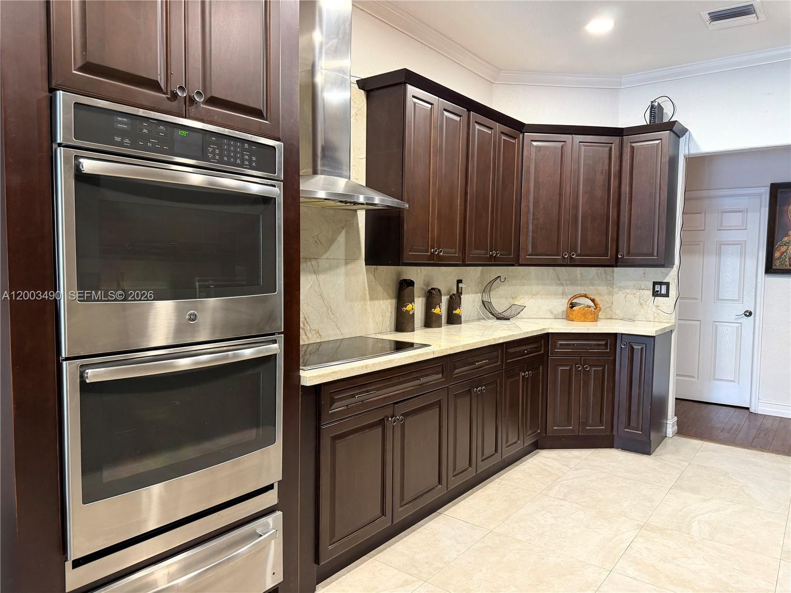 8746 3 / 2 1925 sq. ft. $ 2026-04-18 0 Photo