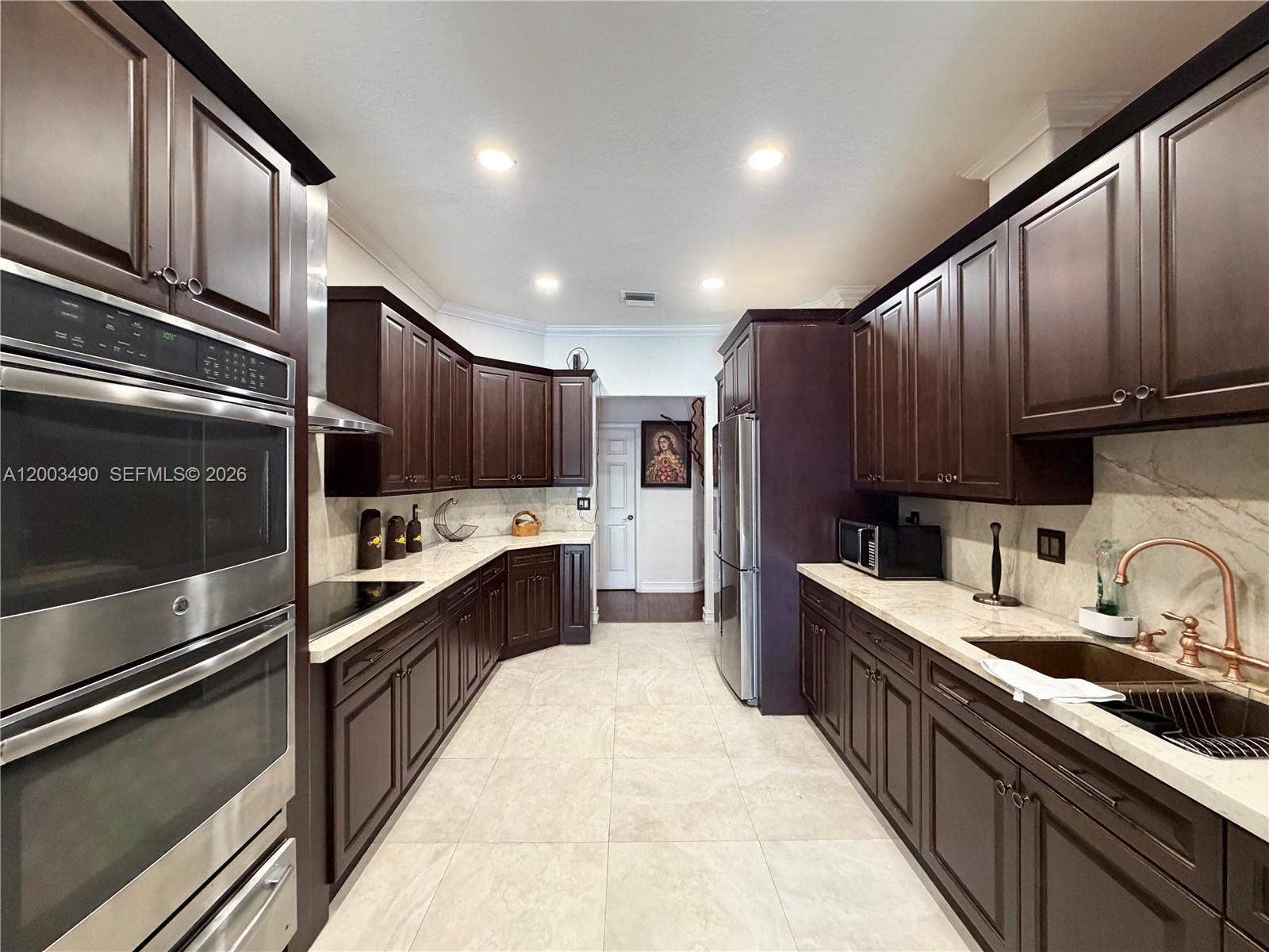 8746 3 / 2 1925 sq. ft. $ 2026-04-18 0 Photo