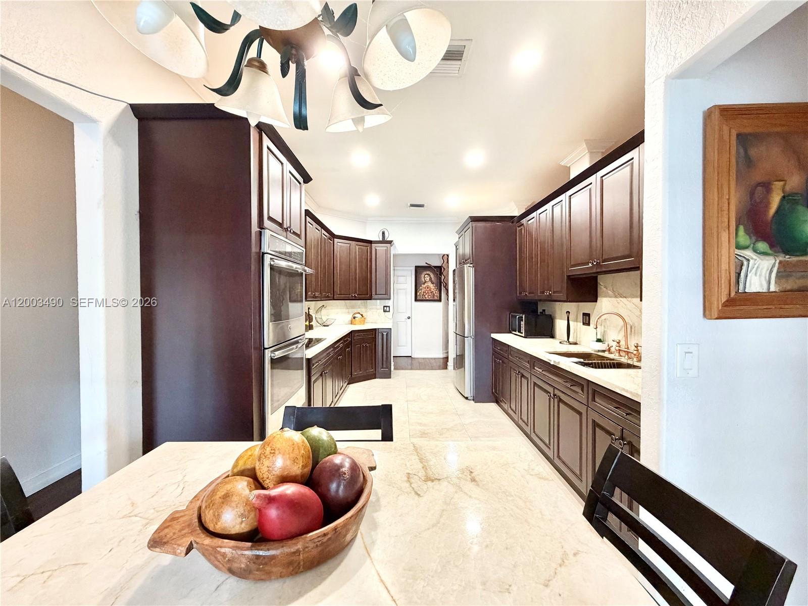 8746 3 / 2 1925 sq. ft. $ 2026-04-18 0 Photo