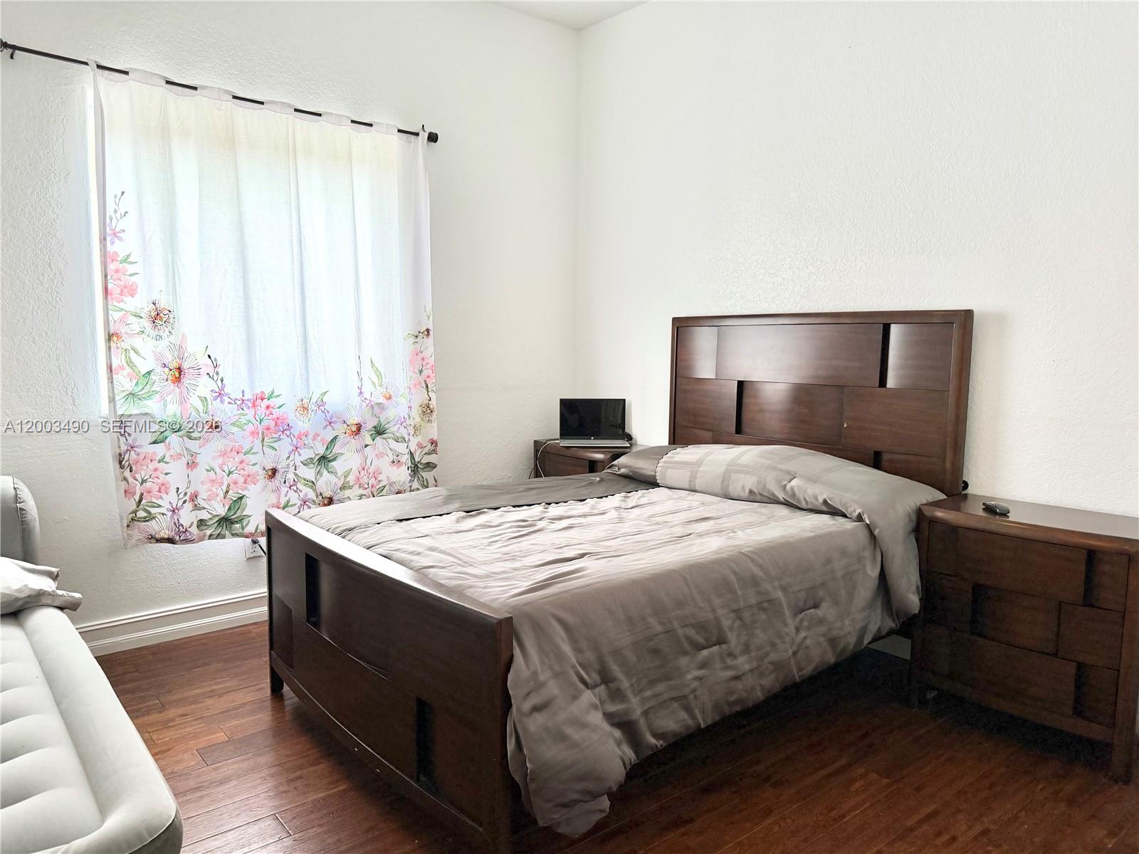 8746 3 / 2 1925 sq. ft. $ 2026-04-18 0 Photo