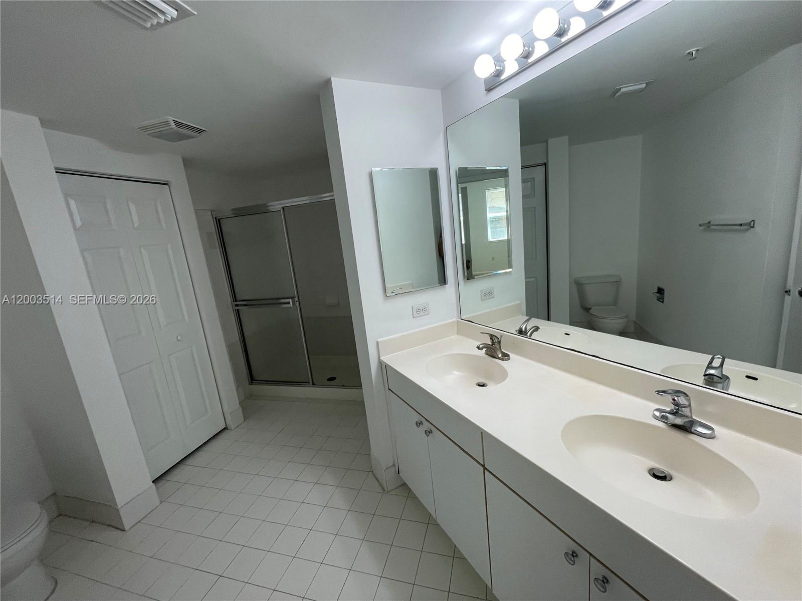 Photo of 17100 Bay Rd  #1913, Sunny Isles Beach, Florida, 33160 - similar master bathroom