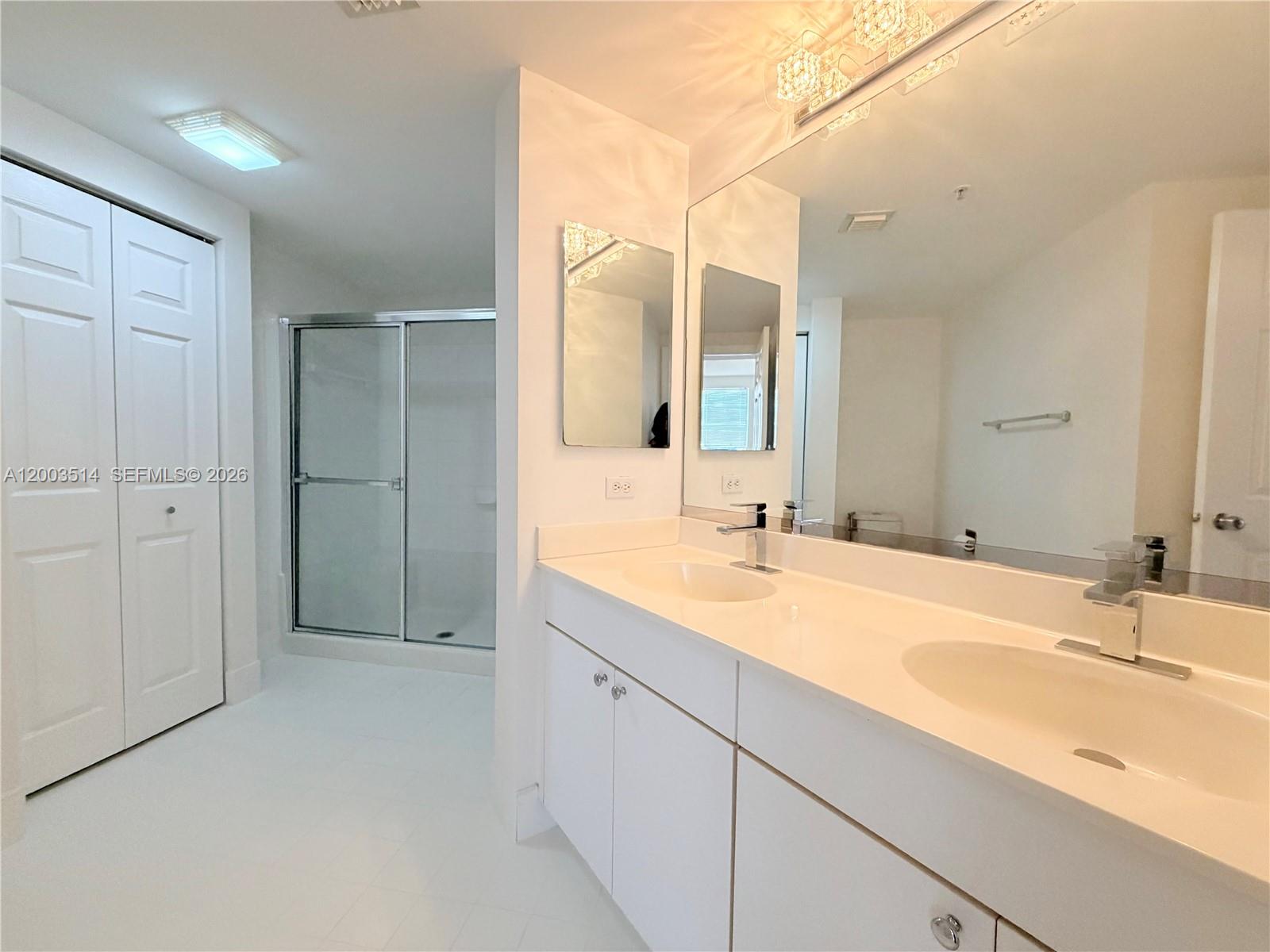 Photo of 17100 Bay Rd #1913, Sunny Isles Beach, Florida, 33160 - Large master bathroom