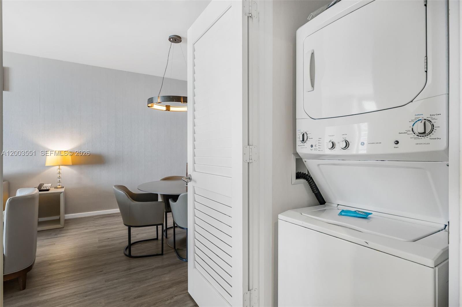 2207 1 / 1 852 sq. ft. $ 2026-04-18 0 Photo