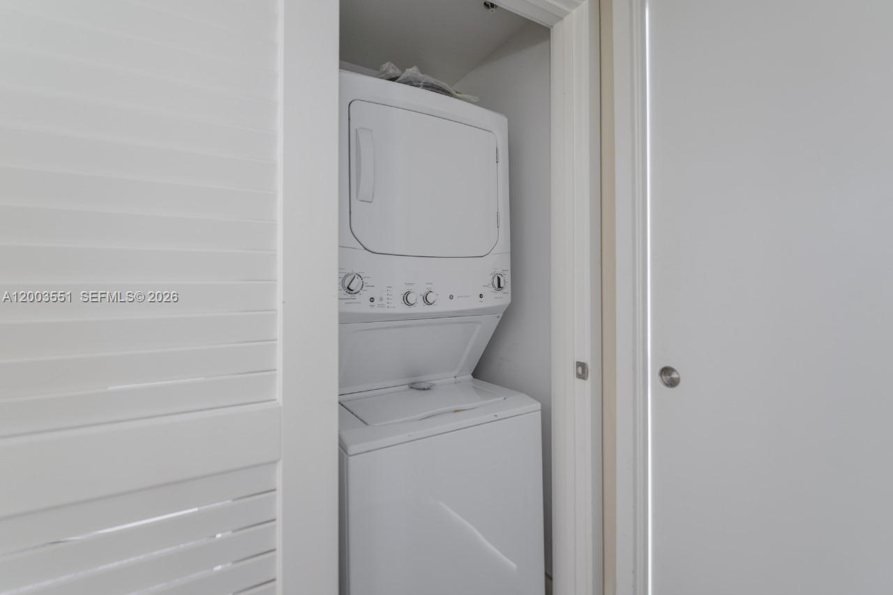 2207 1 / 1 852 sq. ft. $ 2026-04-18 0 Photo