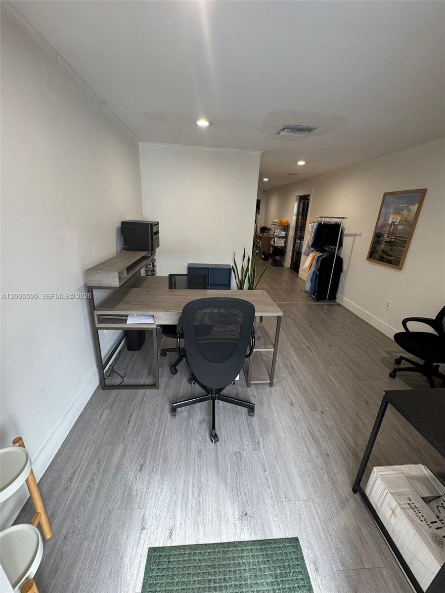 5520  /   sq. ft. $ 2026-04-18 0 Photo