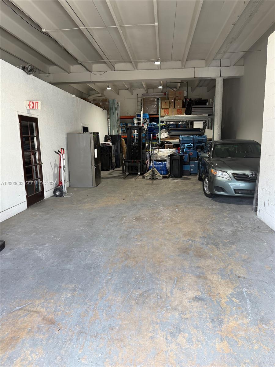 5522  /   sq. ft. $ 2026-04-18 0 Photo