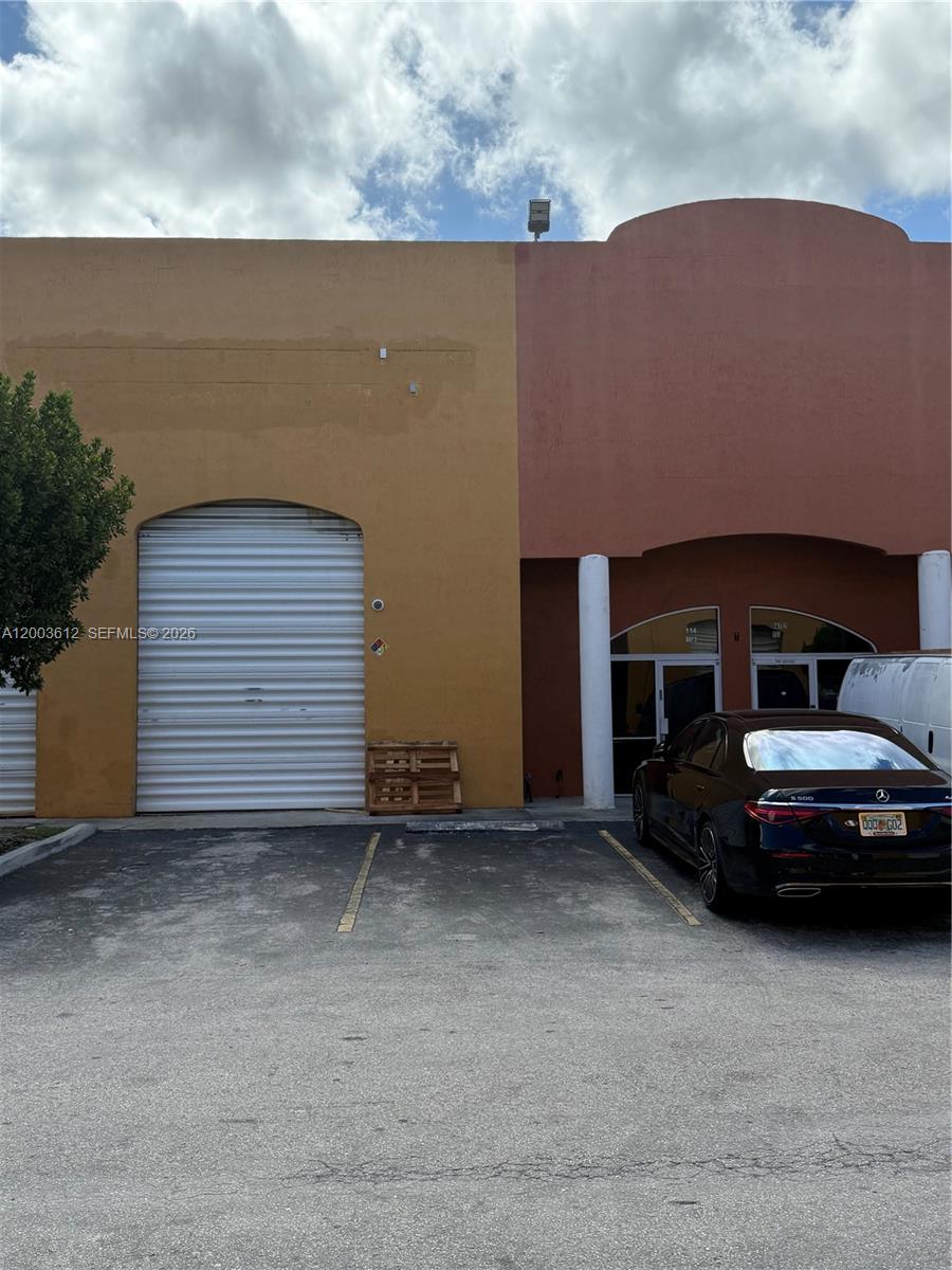 114  /   sq. ft. $ 2026-04-18 0 Photo