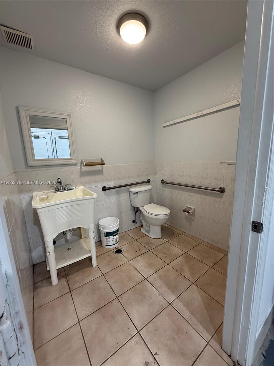 114  /   sq. ft. $ 2026-04-18 0 Photo
