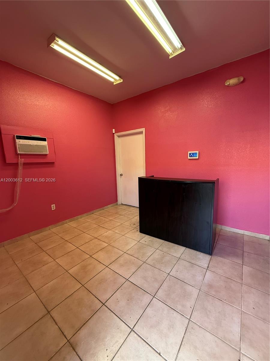 114  /   sq. ft. $ 2026-04-18 0 Photo