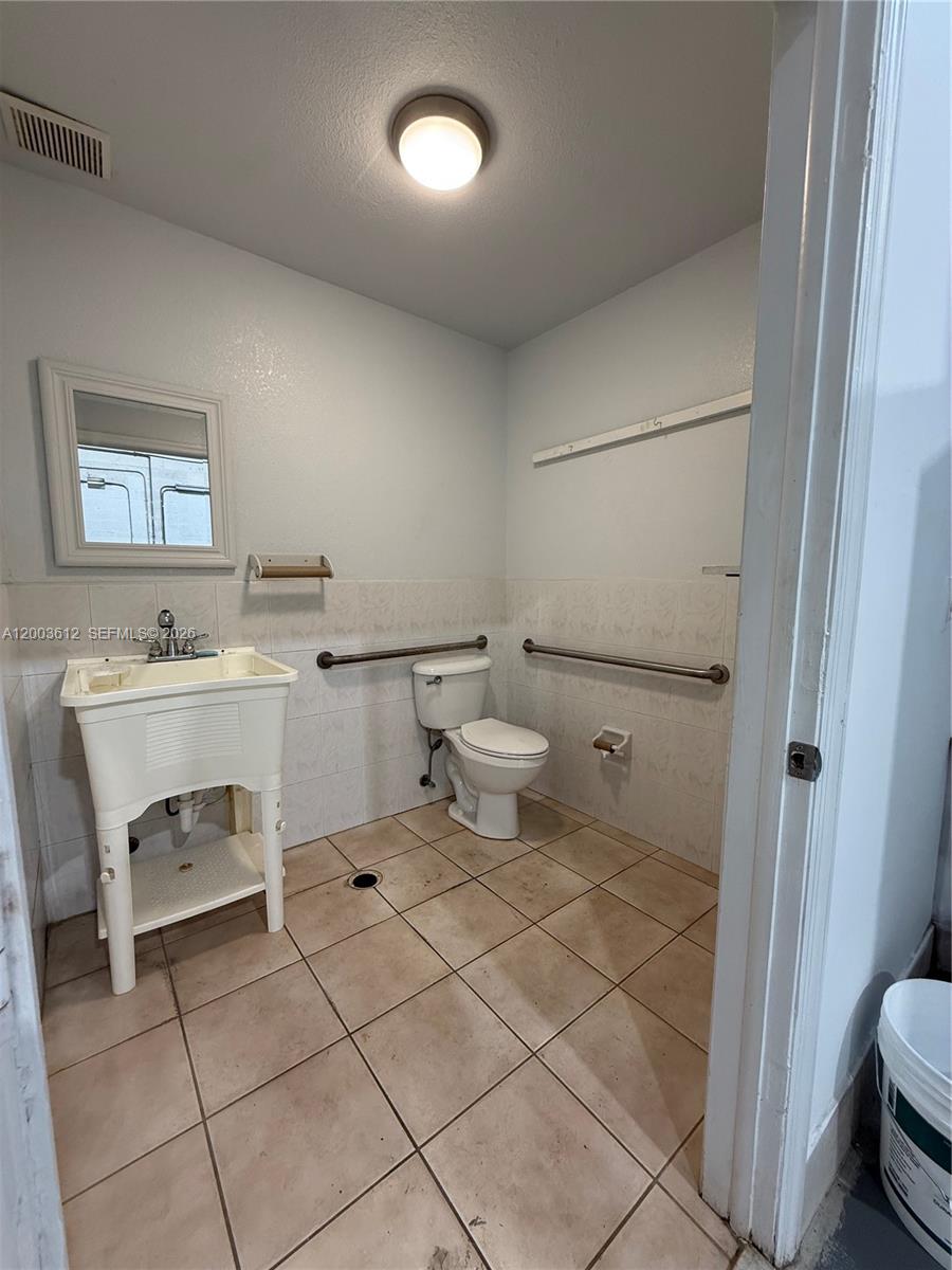 114  /   sq. ft. $ 2026-04-18 0 Photo