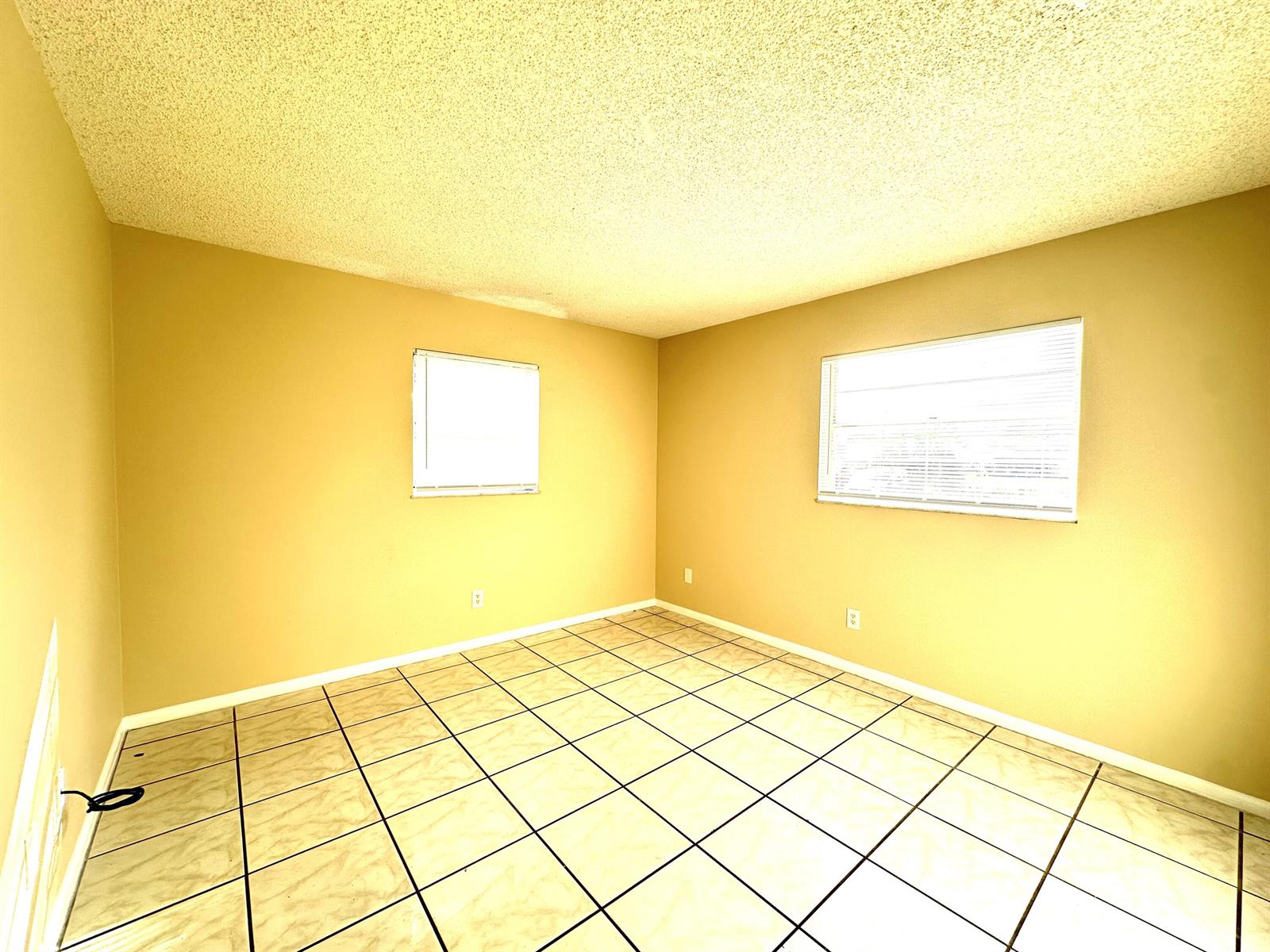 Ver detalles 3365 / 0 2146 sq. ft. $ 2026-05-17 0 foto