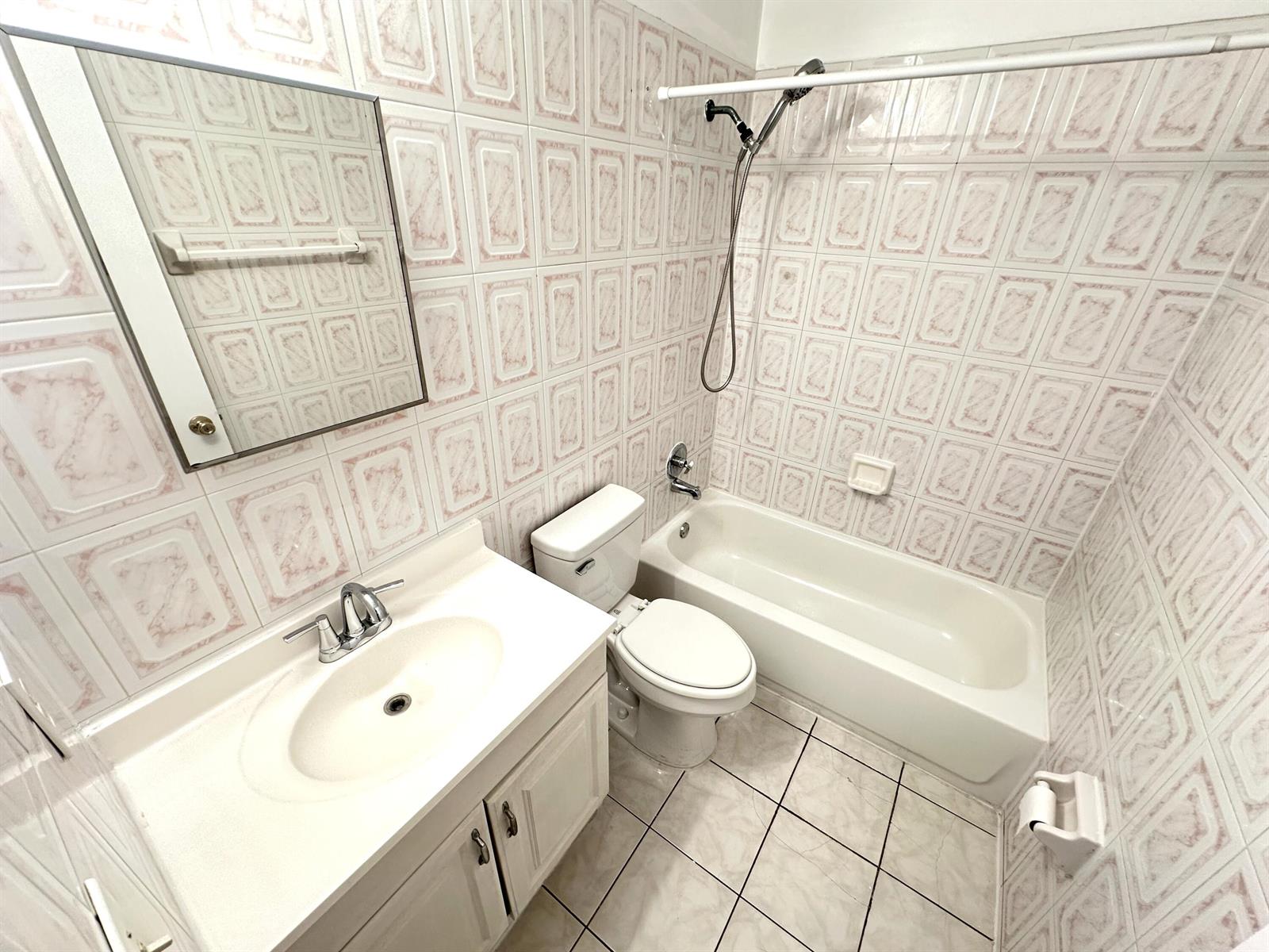 Ver detalles 3365 / 0 2146 sq. ft. $ 2026-05-17 0 foto