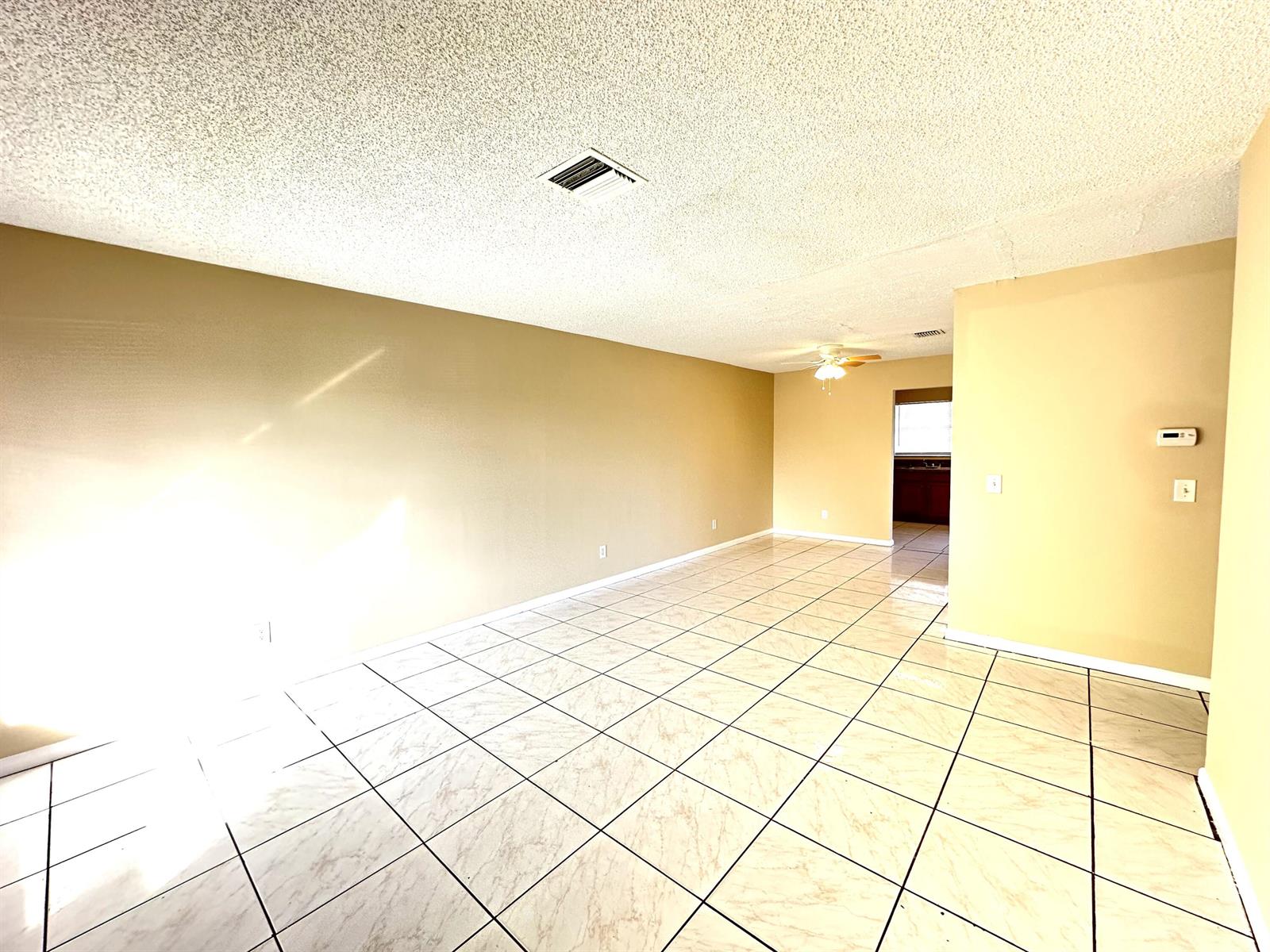 Ver detalles 3365 / 0 2146 sq. ft. $ 2026-05-17 0 foto