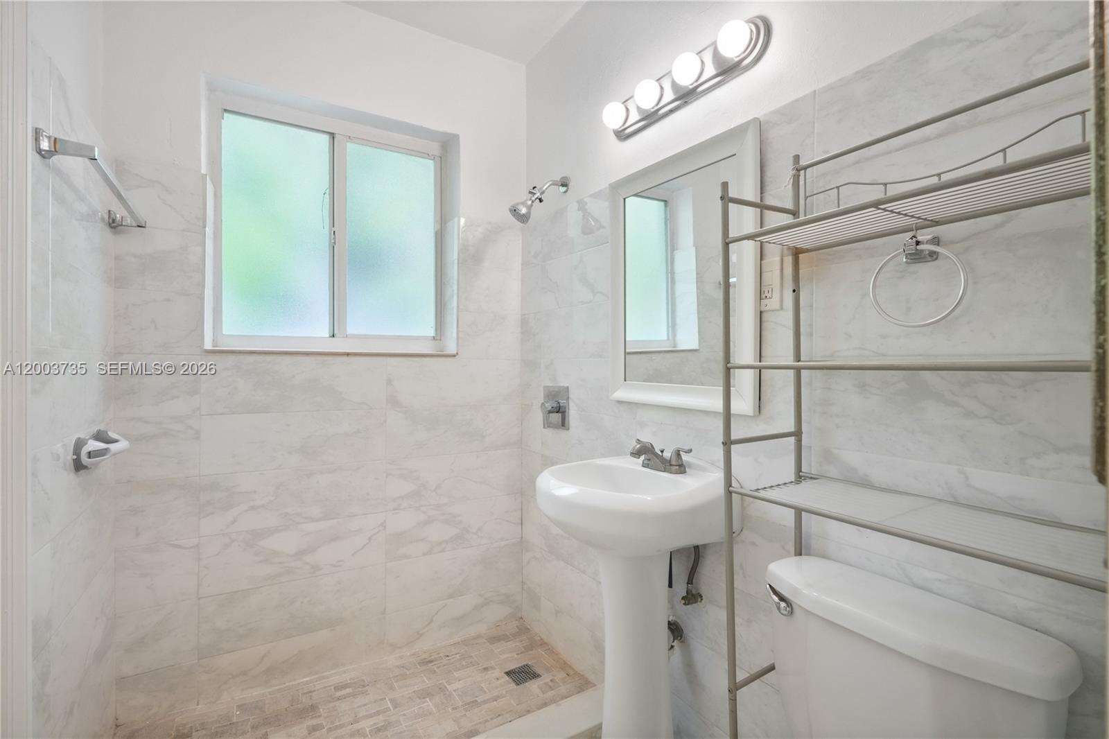   /  2464 sq. ft. $ 2026-04-19 0 Photo