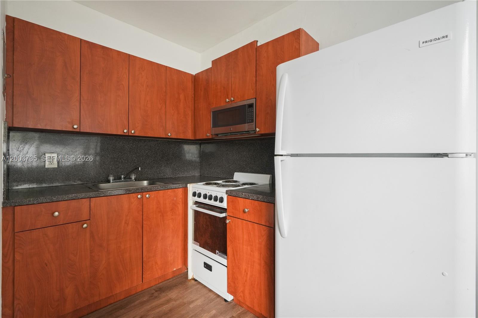   /  2464 sq. ft. $ 2026-04-19 0 Photo