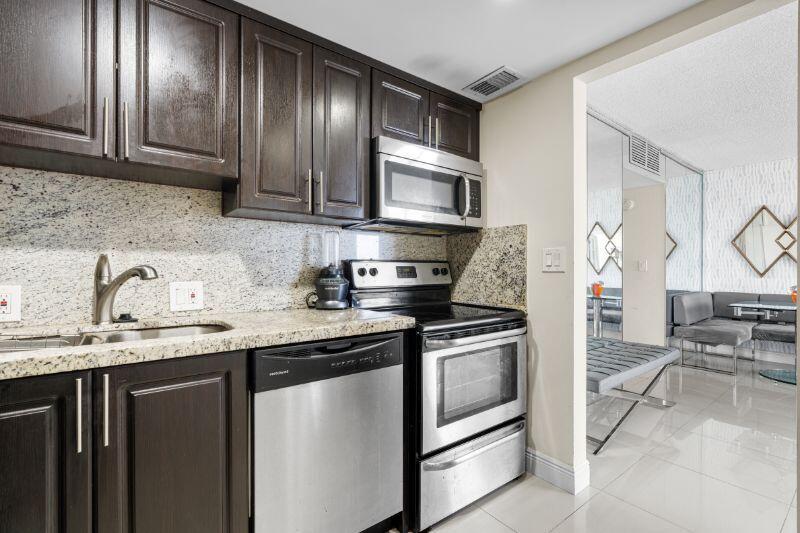Photo of 3675 Country Club  #2401, Aventura, Florida, 33180 - 13