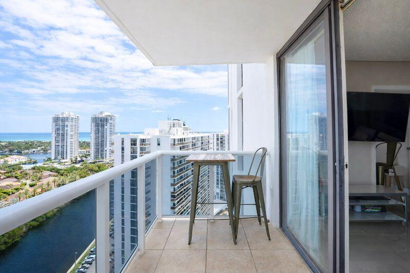 Photo of 3675 Country Club  #2401, Aventura, Florida, 33180 - 4