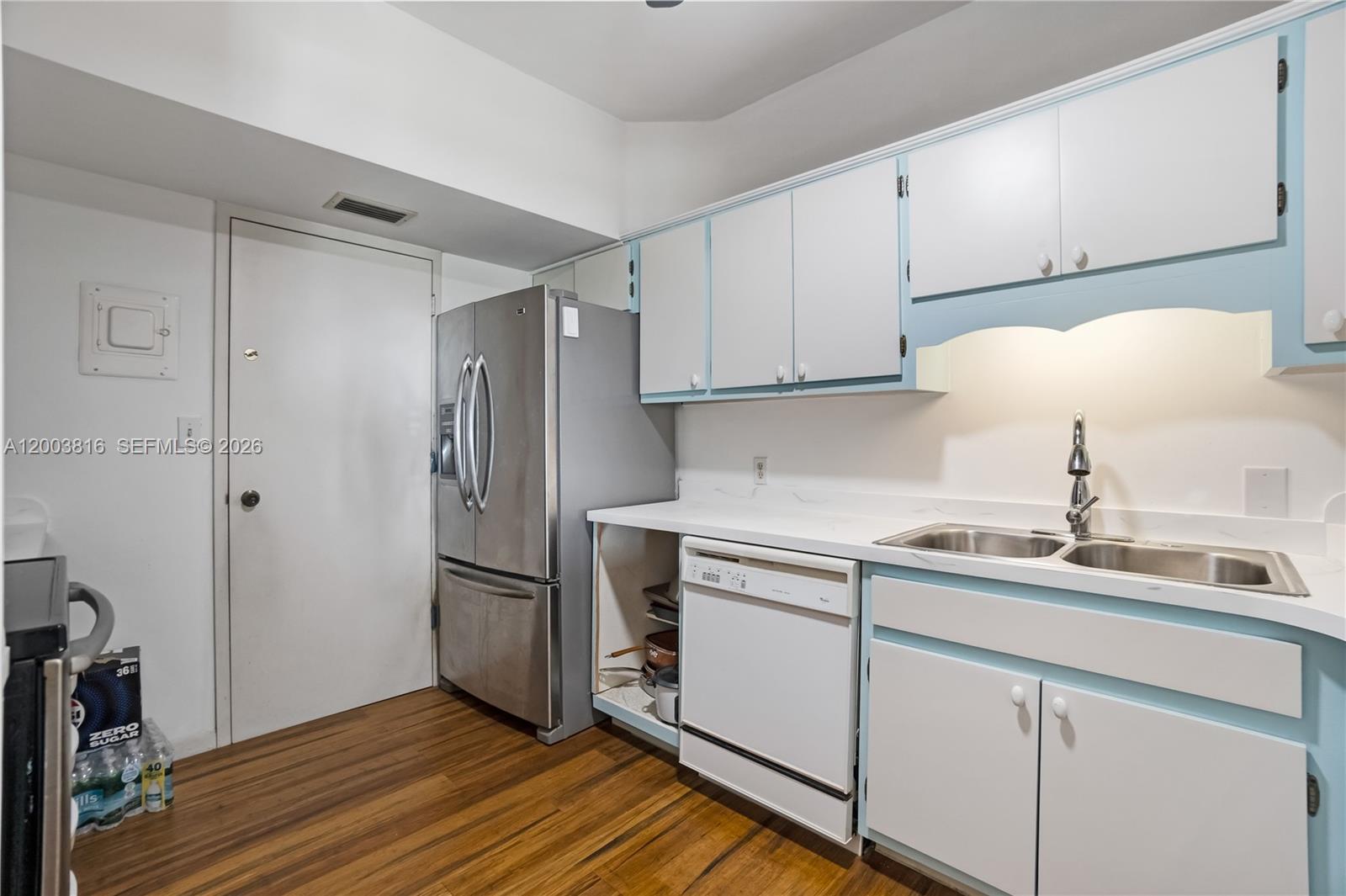 See details 1017 2 / 2 1132 sq. ft. $ 2026-04-19 0 Photo