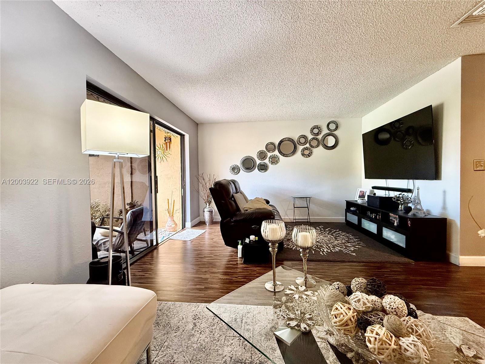 9251 3 / 3 1472 sq. ft. $ 2026-04-20 0 Photo