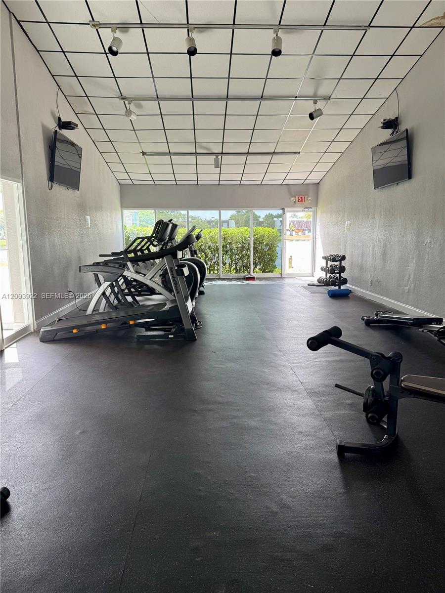 9251 3 / 3 1472 sq. ft. $ 2026-04-20 0 Photo