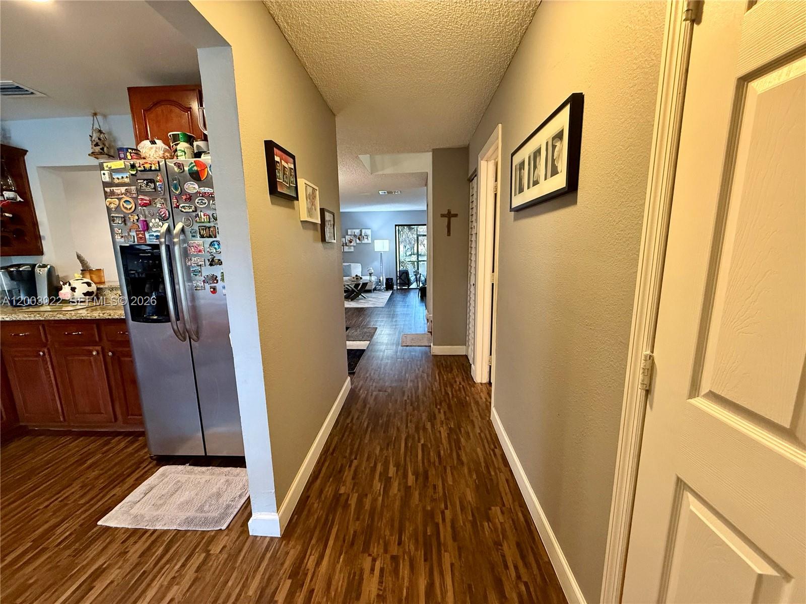 9251 3 / 3 1472 sq. ft. $ 2026-04-20 0 Photo